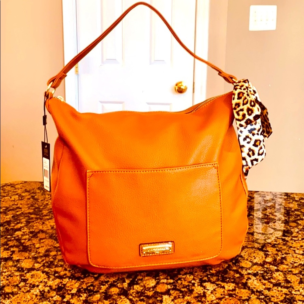Gorgeous London Fog Hobo hand bag.